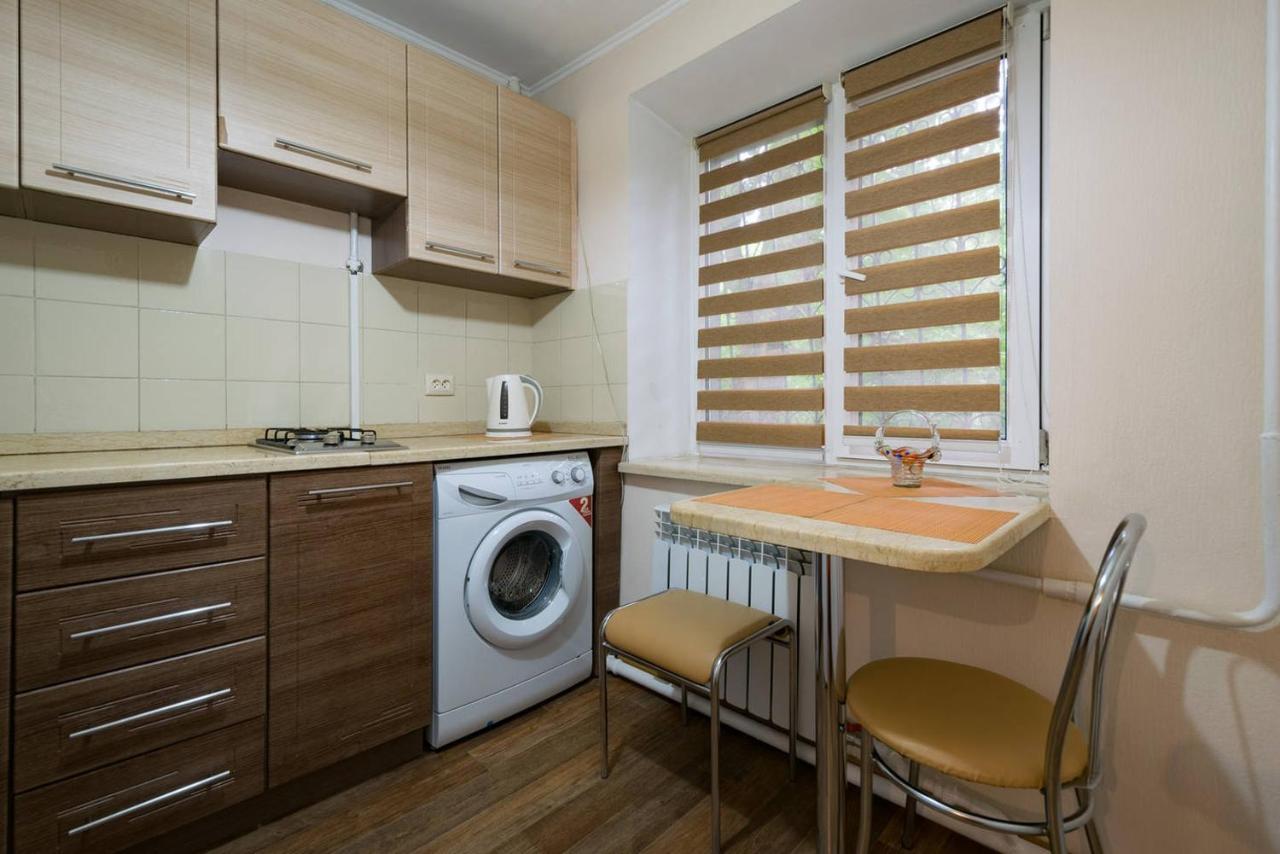 Apartment Nadezhda At Zheltoskan 77/79 Almaty Extérieur photo