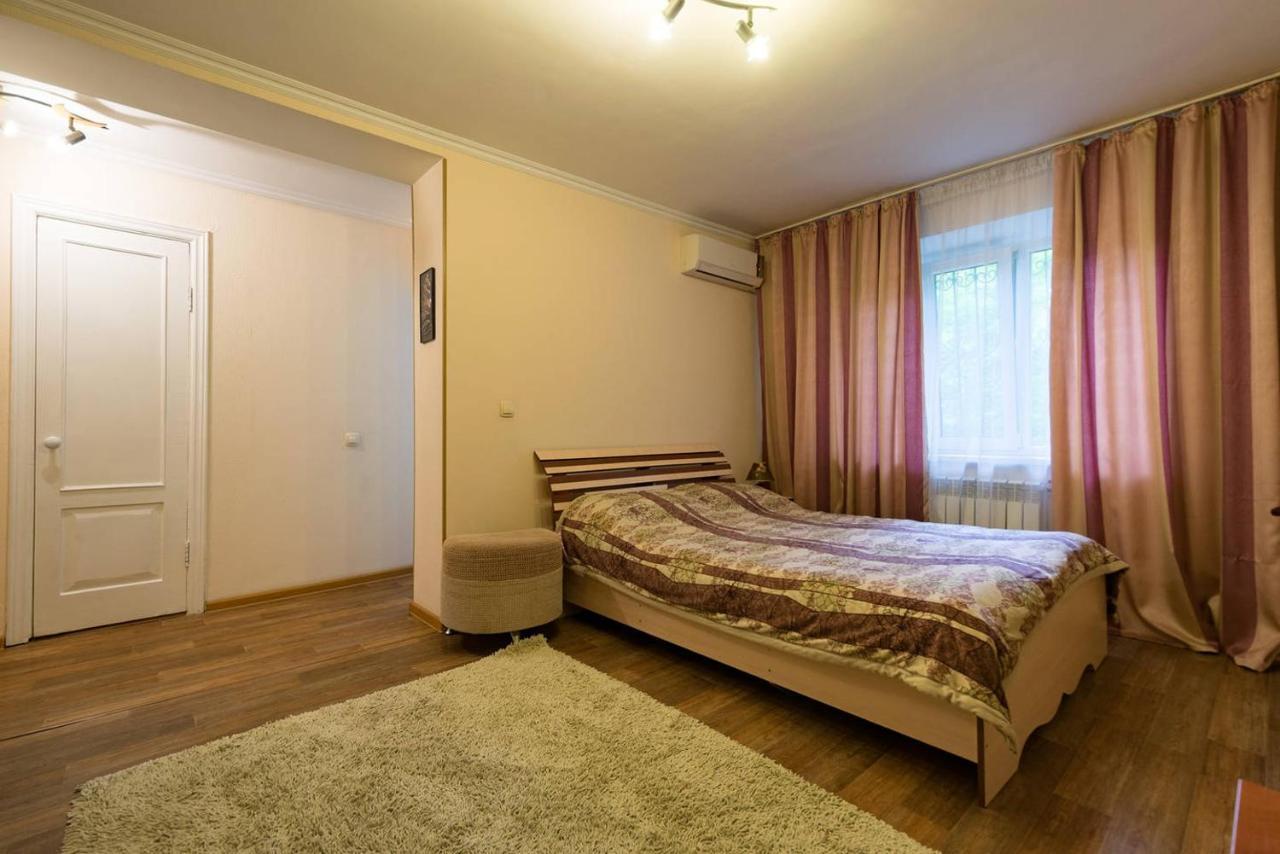 Apartment Nadezhda At Zheltoskan 77/79 Almaty Extérieur photo