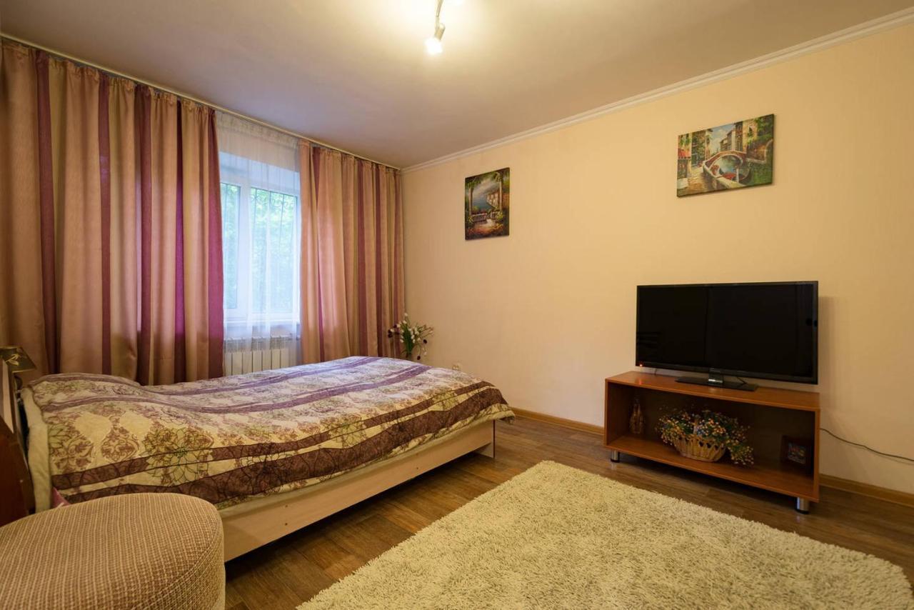 Apartment Nadezhda At Zheltoskan 77/79 Almaty Extérieur photo